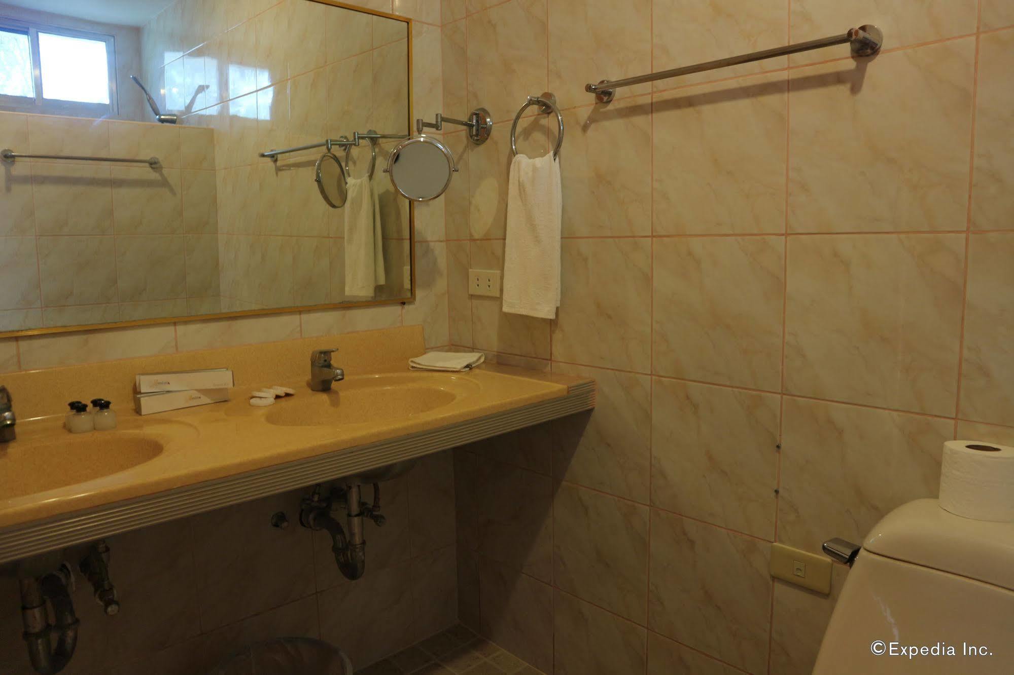 Antulang Beach Resort Siaton Extérieur photo